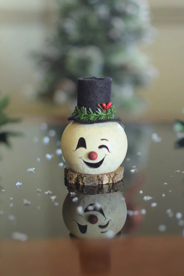 MG Tiny Gourd Figurine, Clyde Snowman